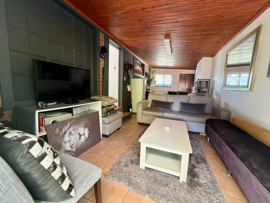 7 Bedroom Property for Sale in Heather Park Western Cape